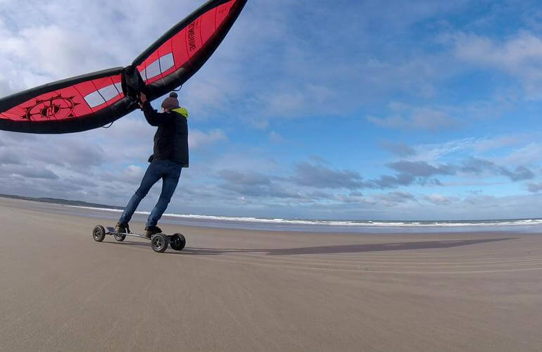 Wingfoil initiation course in Wissant, Côte d’Opale, France