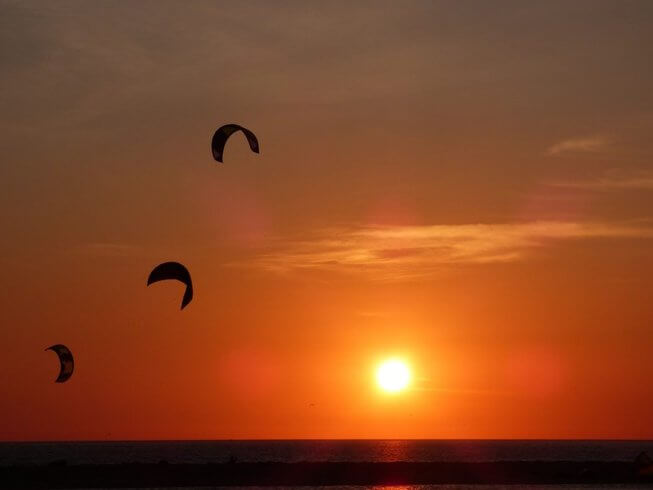 Kitesurfing in Laayoune Plage - El Marsa, El Marsa, Western Sahara - Kite  Jungle