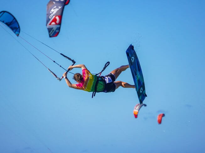 10 Day Waves and Wisdom: Yoga and Kitesurfing Goddesses Retreat in El Ñuro, Peru